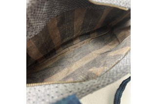 3D floral applique crossbody bag