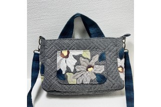 3D floral applique crossbody bag