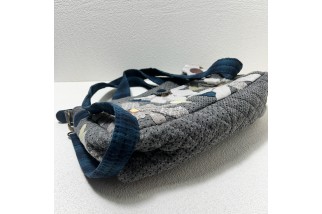 3D floral applique crossbody bag