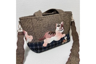 Large patchwork tote bag with embroidered kittens