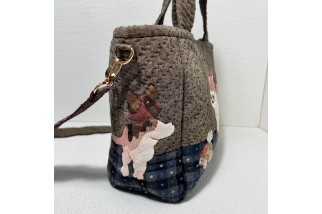 Large patchwork tote bag with embroidered kittens