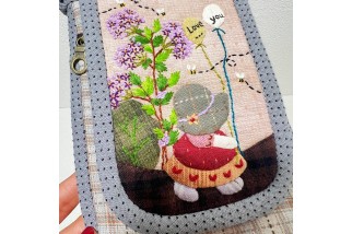 Crossbody bag with floral embroidery