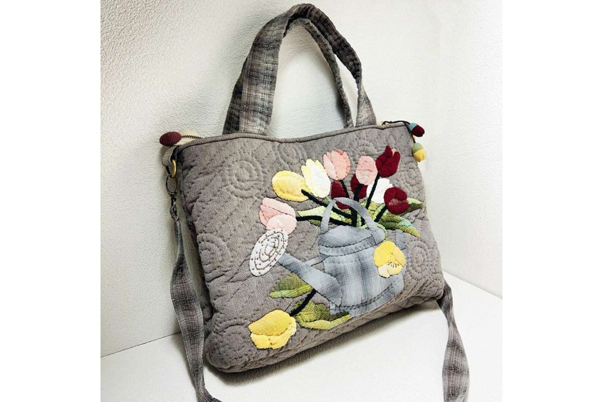 Floral patchwork shoulder bag